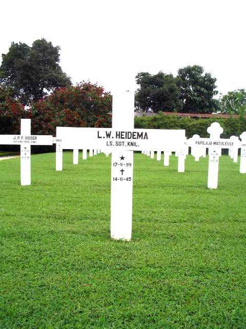 Klik voor foto in apart venster lambertus_willem_heidema__1899-1945_.jpg